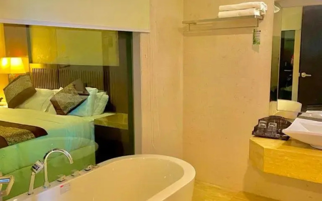 Royale Signature Hotel