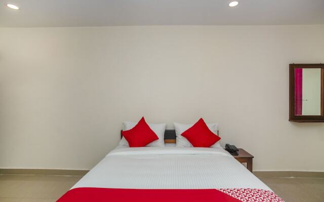 Capital O 22490 Hotel Paradise Inn