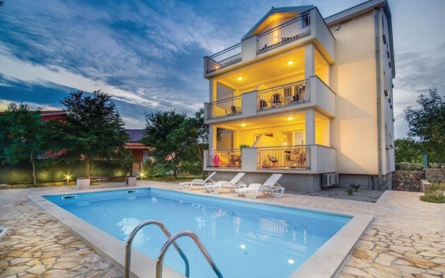 Awesome Home in Pinezici With Wifi and 2 Bedrooms