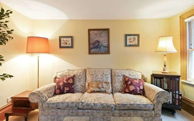 Special Offer- 5 bed Victorian in Zone2
