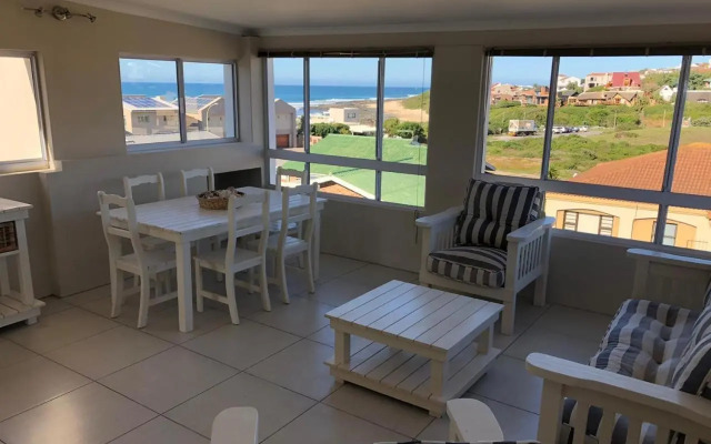 'On Point' Beach House - Jeffreys Bay