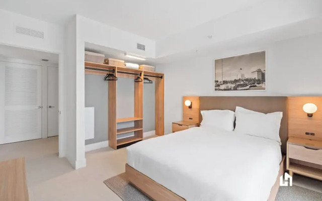 Stylish Apartments with Partial Ocean Views in Downtown