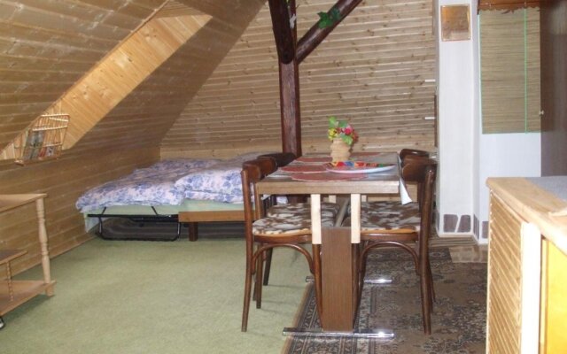 Holiday House Mirika