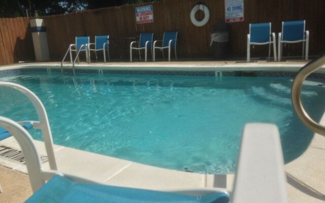 Knights Inn Longview