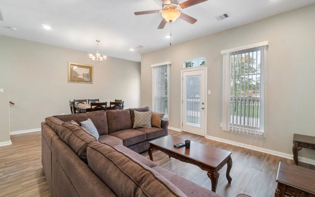 Experience a First Class Stay - 2 BDRM