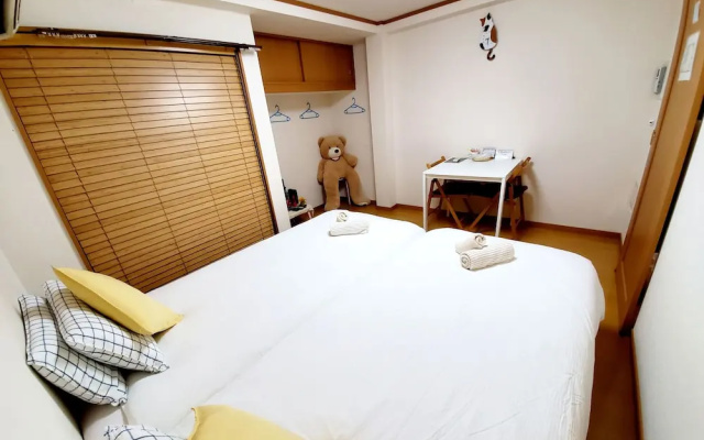 Hosei Apartment 201