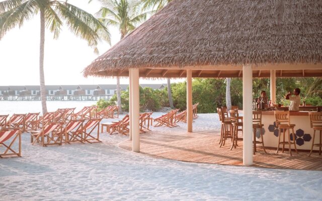 Отель Reethi Faru Resort