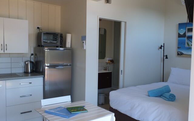 Le Chalet Waiheke Apartments