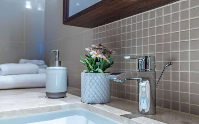 Lux BnB Boulevard Point Tower I Downtown Views