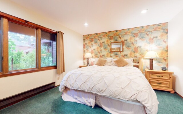 Winterset 12 Centrally Located, Cozy, Washer Dryer by RedAwning