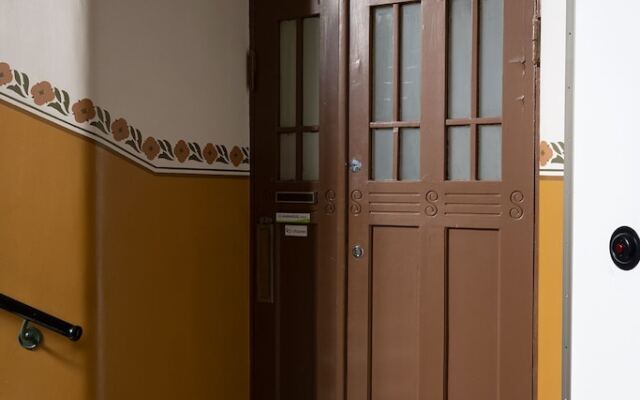 2ndhomes Cozy 2BR Home w Balcony & Sauna