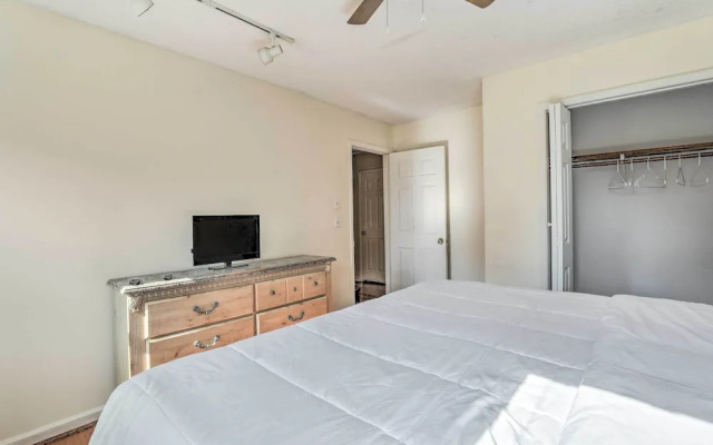 Pet-friendly House w/ Deck in Lawrenceville