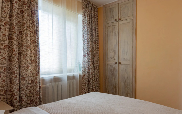 Апартаменты Капри Хаус на 50 лет СССР