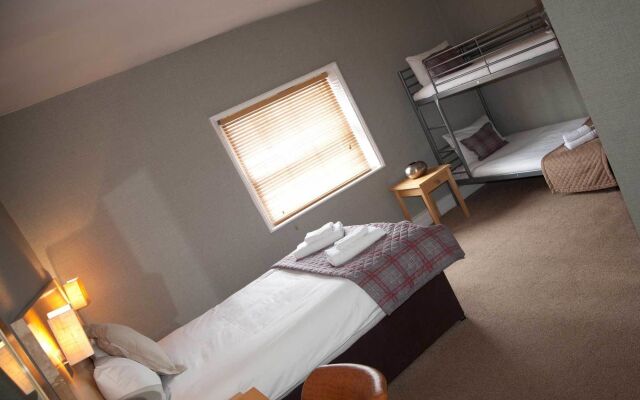 The Warwick Arms Hotel