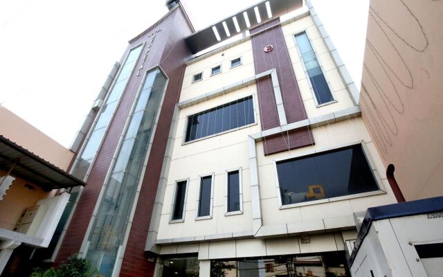 OYO 10027 Hotel Red Petal