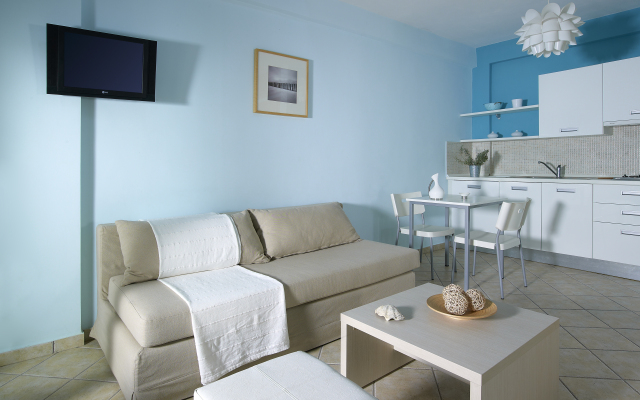 Aeolis Apartments & Studios