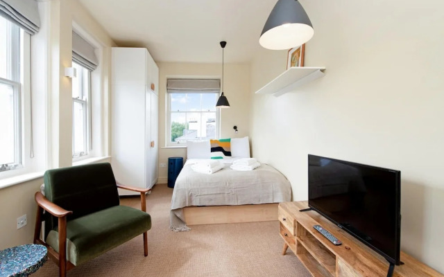 Prime Studio in Fashionable Primrose Hill