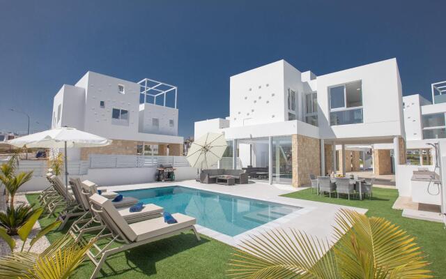 Protaras Centre Seaview Villa, 200m from Beach