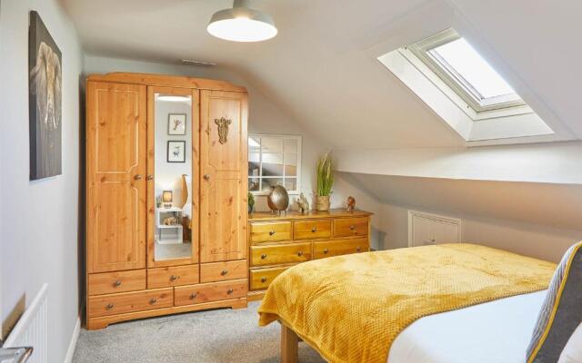 Host Stay Tanqueray House