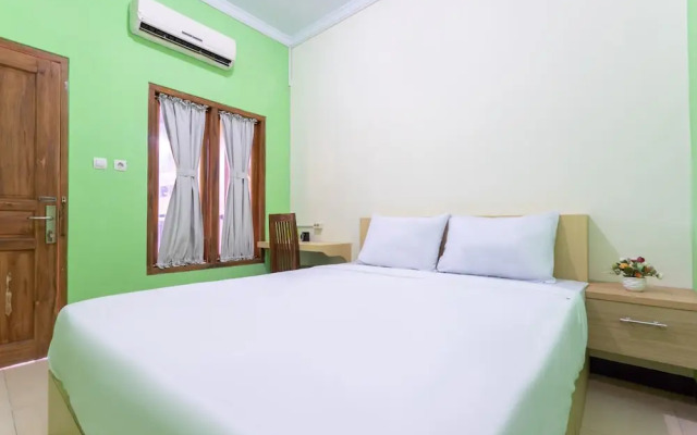 Wisma Handayani Syariah by OYO Rooms