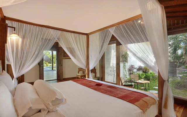 Breezy Point Villas