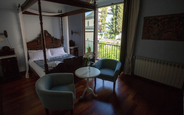 Palacio Mariana Pineda Hotel