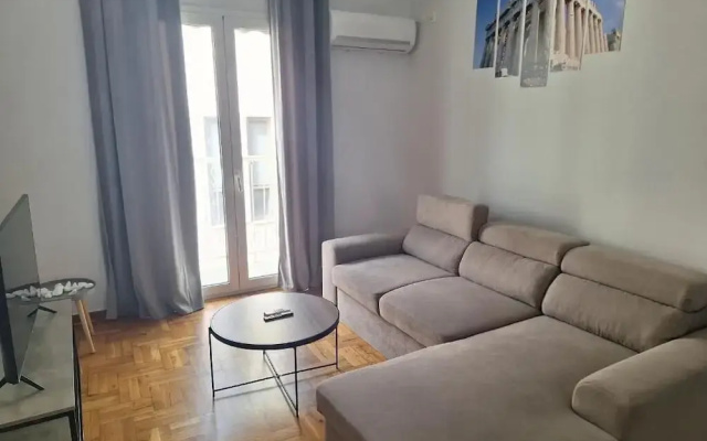 Plaka Luxury Apartment