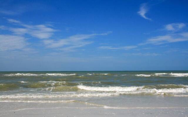 Seaview Court Condo 537