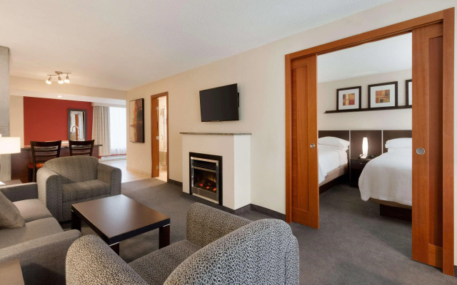 Embassy Suites Montréal by Hilton