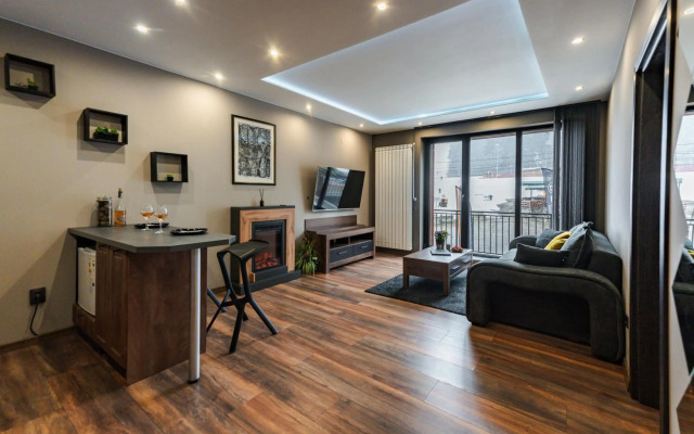 The White Horse Apartment 1