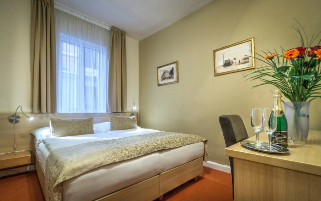 Hotel Taurus