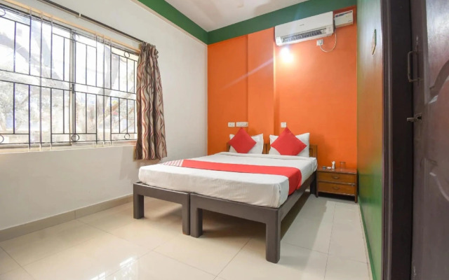 OYO 10340 Hotel Queen's Castle