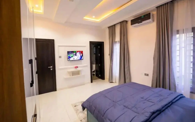 Rita's Luxury Homes