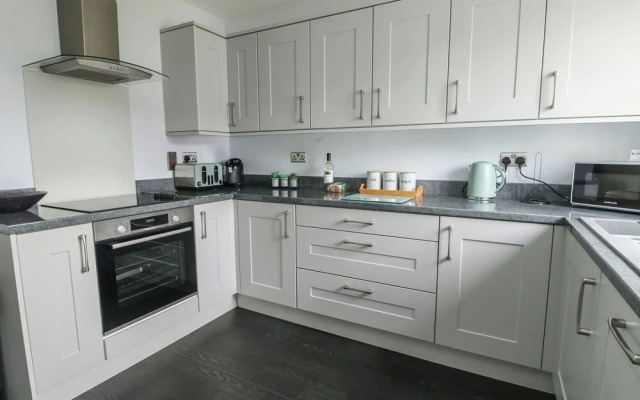 4 Parc Delfryn