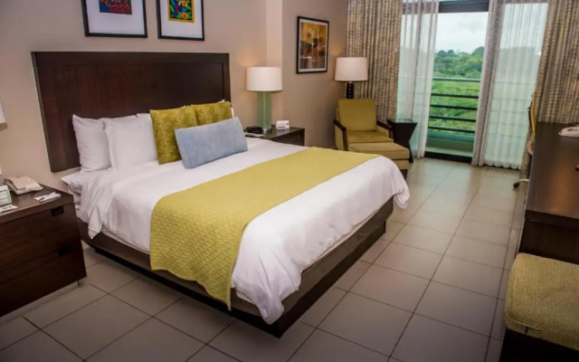 Summit Rainforest & Golf Resort