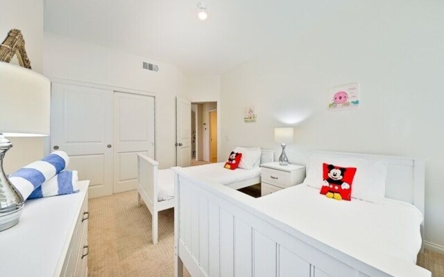 Winnie The Pooh's Treehouse 3 Bedroom Townhouse