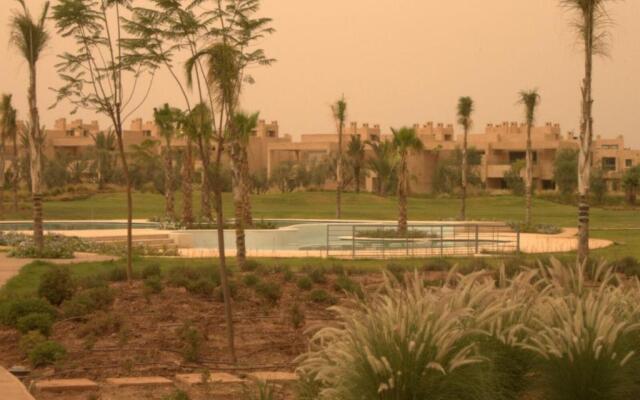 Golf City Apartment