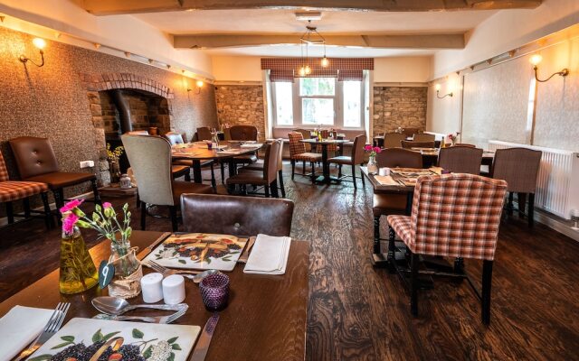 Maypole Inn