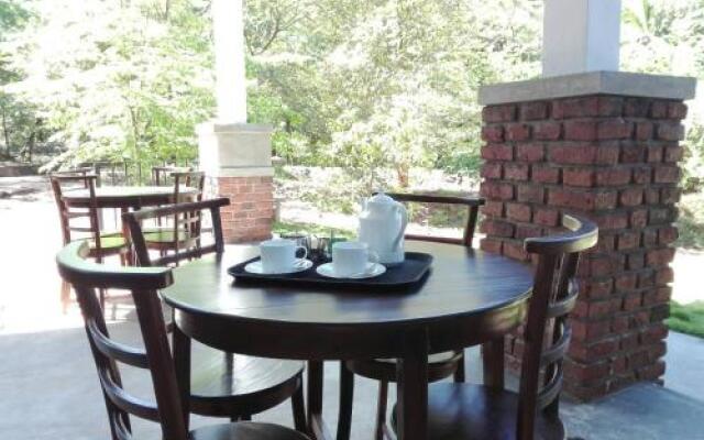 14th Century Resort