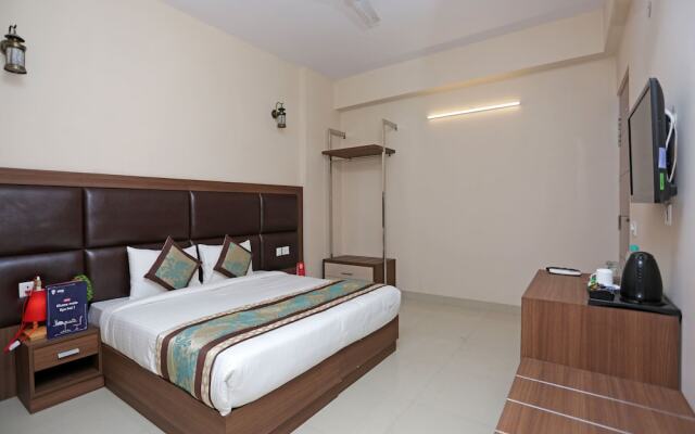 OYO 13435 Atithi Suites