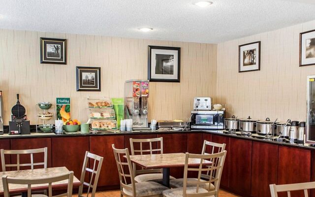 Quality Inn & Suites Davenport