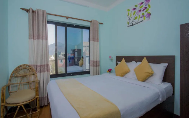 OYO 271 Hotel Golden Three