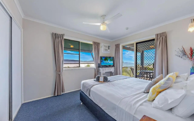Airlie Sunset Waterview Apartment