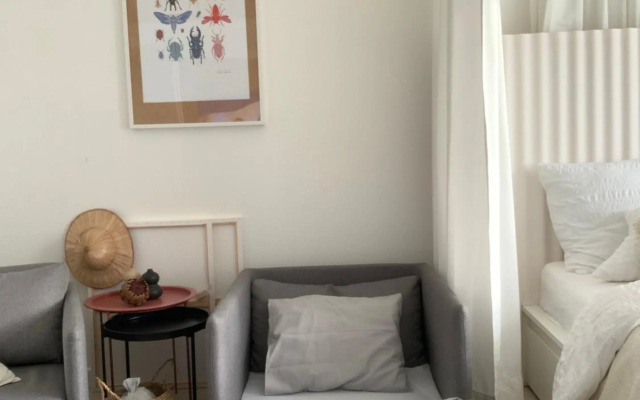 Light Room by Zoom Apartments