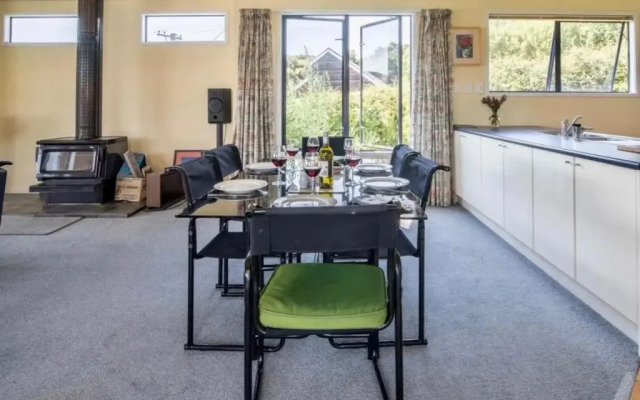 The Bellbird's Nest - Takamatua Holiday Home