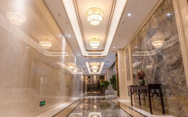 Fengxin Ronghui Landscape Hotel