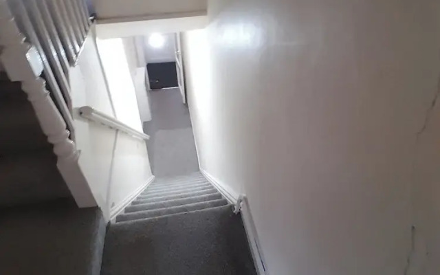 Blackpool - 2-beds - Sleeps 5 - Pet Friendly