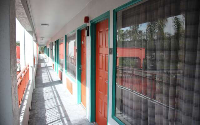 Boca Suites Deerfield Beach, SureStay Collection by BW