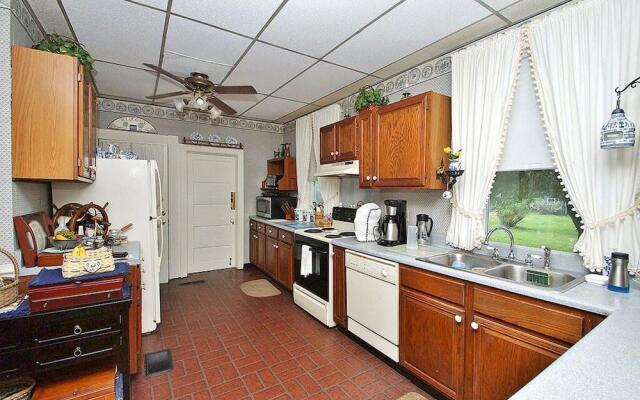 Family Farmhouse Inn