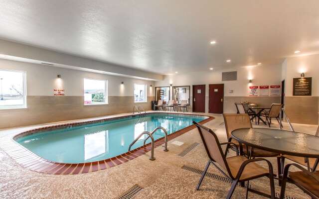 Comfort Suites Mattoon East